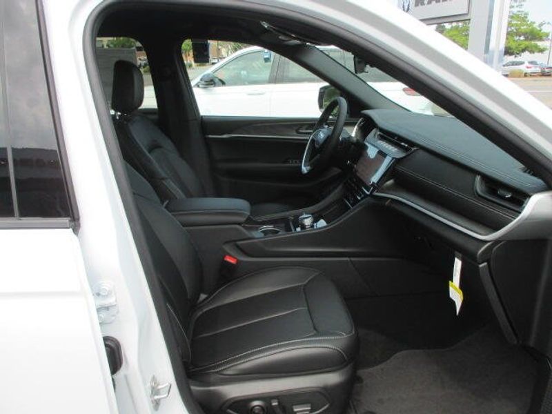 New 2026 Jeep Grand Cherokee Limited 4x4Image 25