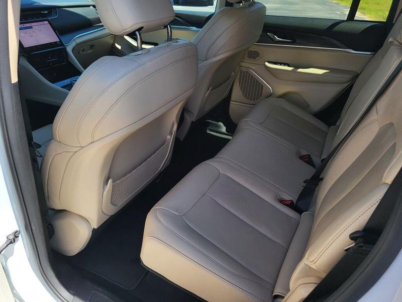 Used 2022 Jeep Grand Cherokee LimitedImage 27