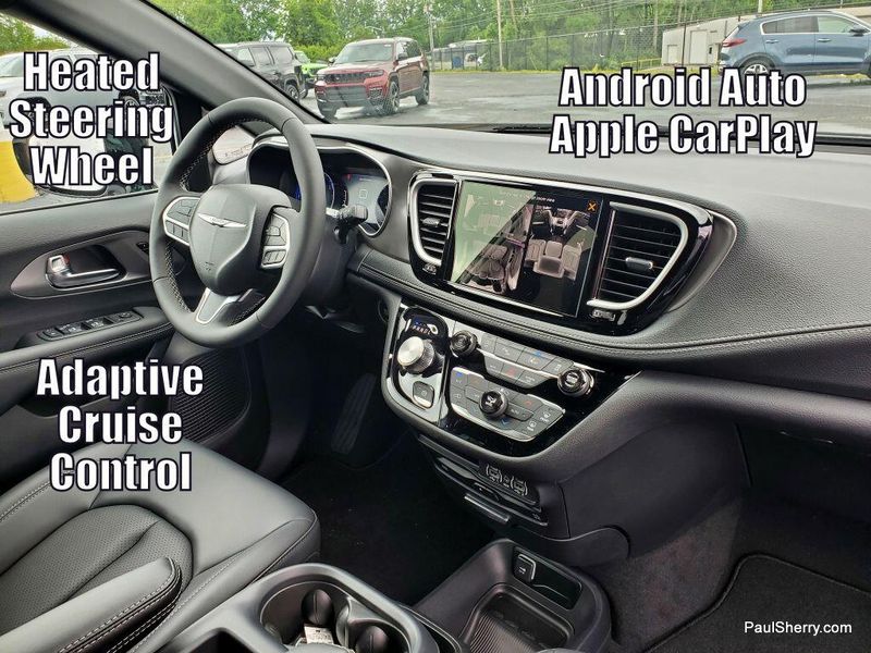 New 2025 Chrysler Pacifica SelectImage 27