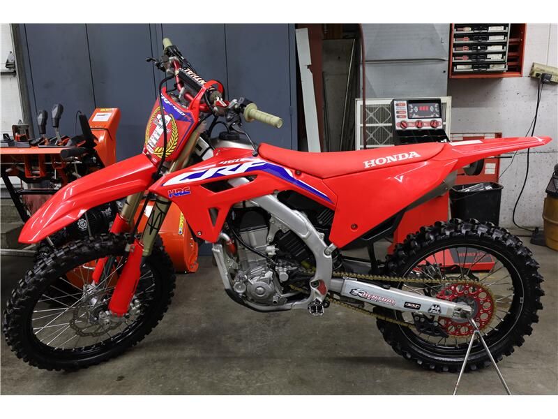 2022 Honda CRF 450R in a Red exterior color. New England Powersports 978 338-8990 pixelmotiondemo.com 