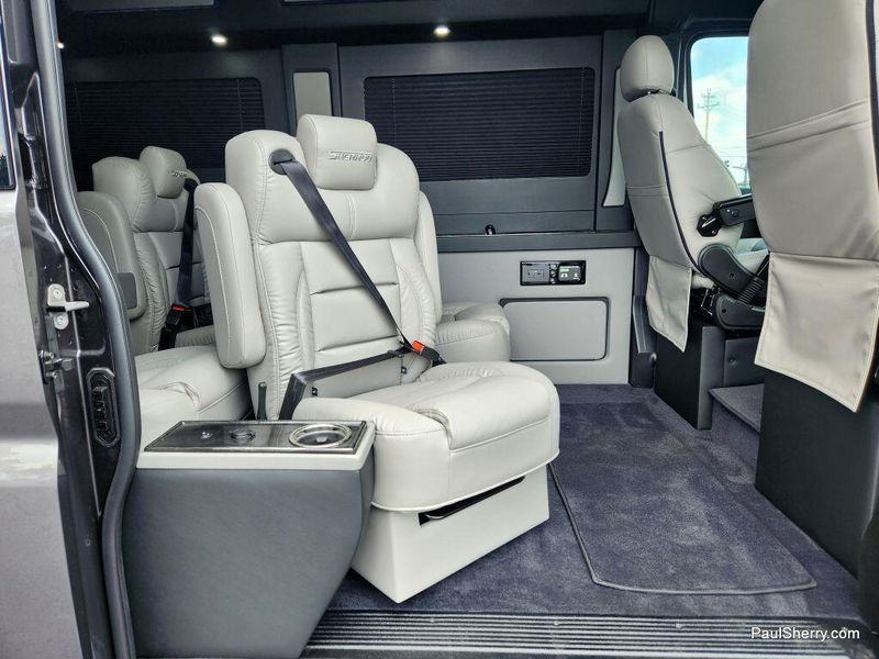 New 2024 RAM Promaster 2500 Slt+ Window Van High Roof 159