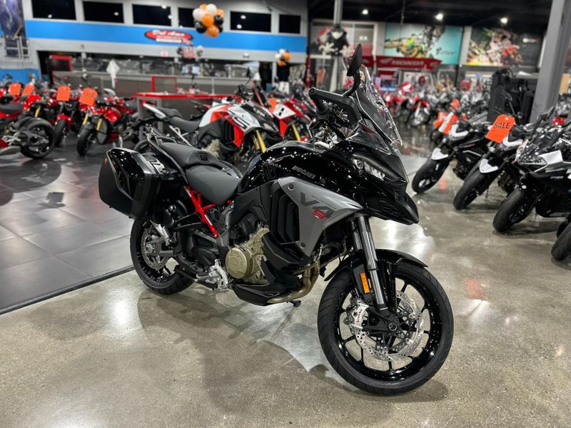 New 2025 Ducati MULTISTRADA V4 S TRAVEL & RADAR Image 2