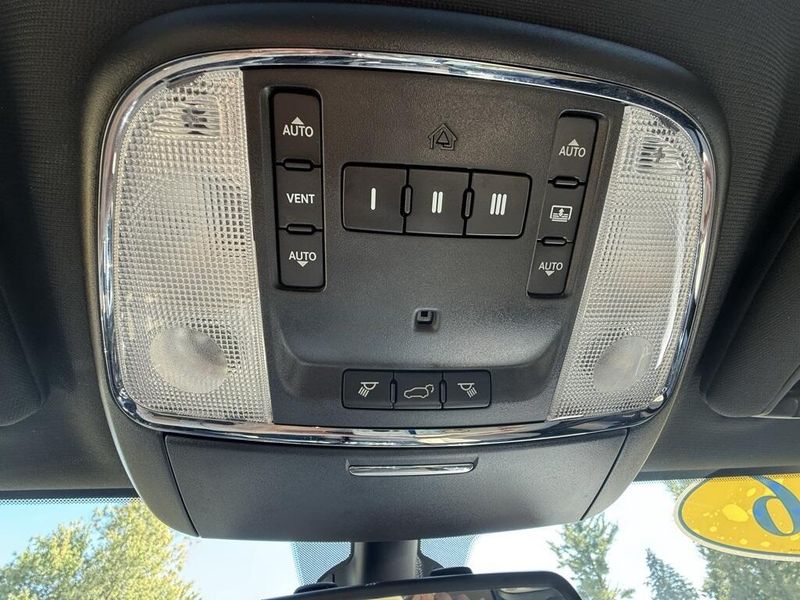 2016 Jeep Grand Cherokee Limited photo 27