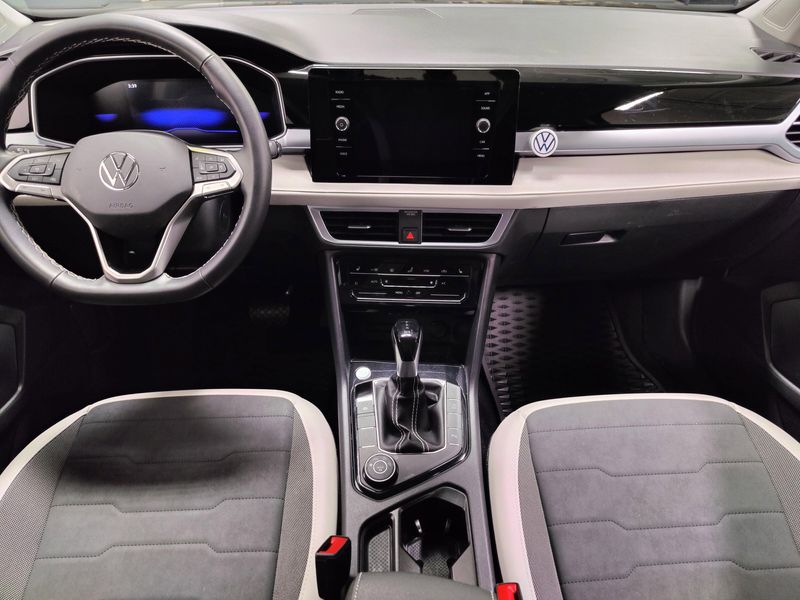 Used 2025 Volkswagen Taos SE 4-Motion AWDImage 16