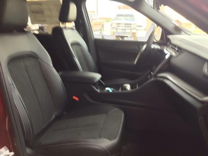 2025 Jeep Grand Cherokee L Altitude 4x2Image 17
