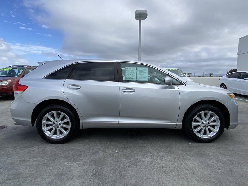 2011 Toyota Venza BaseImage 3