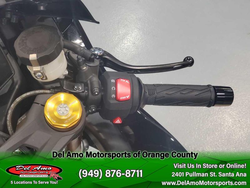 2023 Suzuki GSX-R1000R CA Image 13
