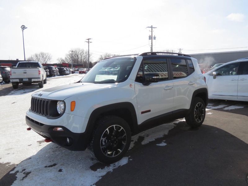 2023 Jeep Renegade Trailhawk 4x4 4dr SUVImage 6