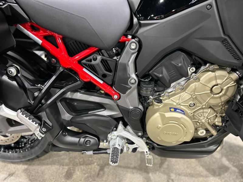 New 2025 Ducati MULTISTRADA V4 S TRAVEL & RADAR Image 21