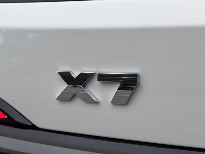 2025 BMW X7 M60iImage 14