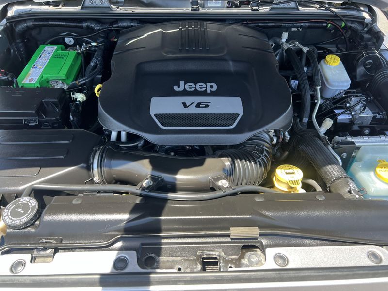 Used 2018 Jeep Wrangler JK SaharaImage 22