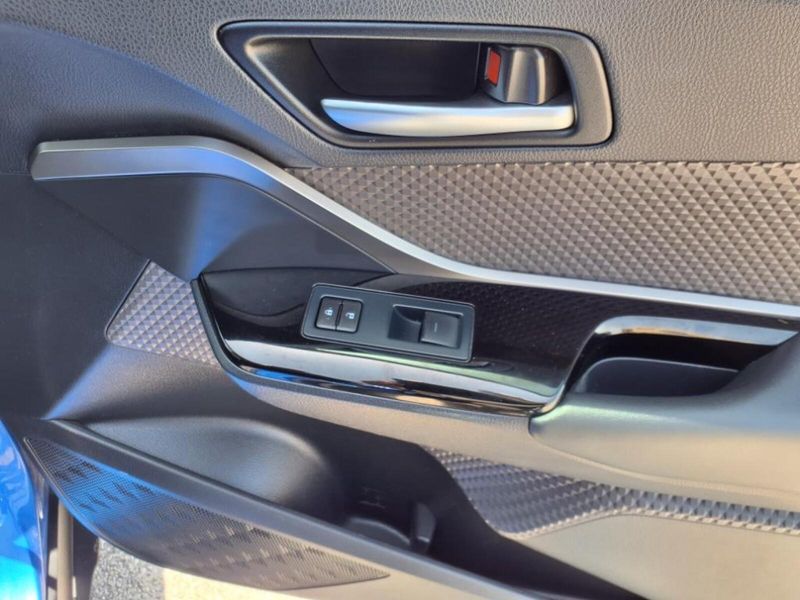 2022 Toyota C-HR Limited photo 4