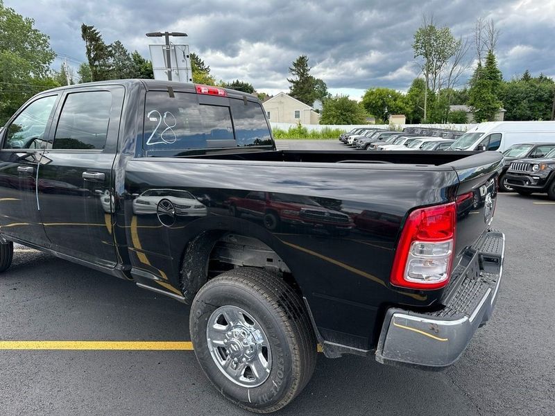 2023 RAM 2500 TradesmanImage 11
