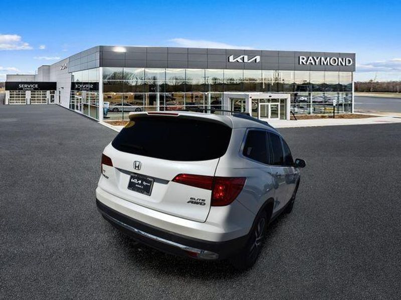 Used 2018 Honda Pilot EliteImage 3