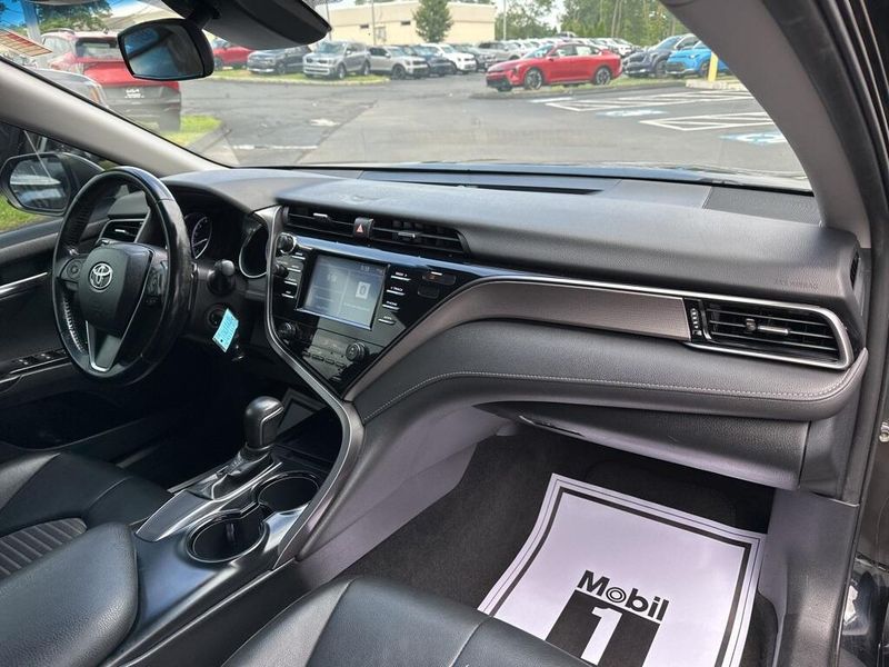 Used 2019 Toyota Camry LImage 17