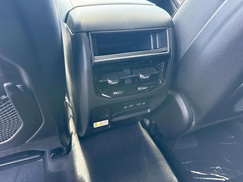 New 2026 Jeep Grand Cherokee Laredo Altitude 4x4