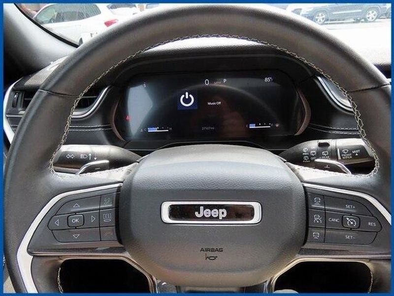 Used 2022 Jeep Grand Cherokee L AltitudeImage 16