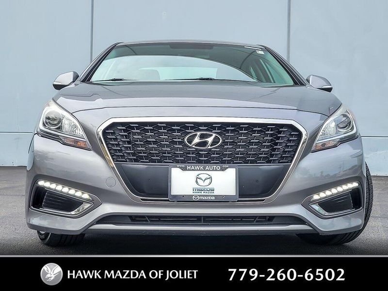 2017 Hyundai Sonata Hybrid SE photo 3