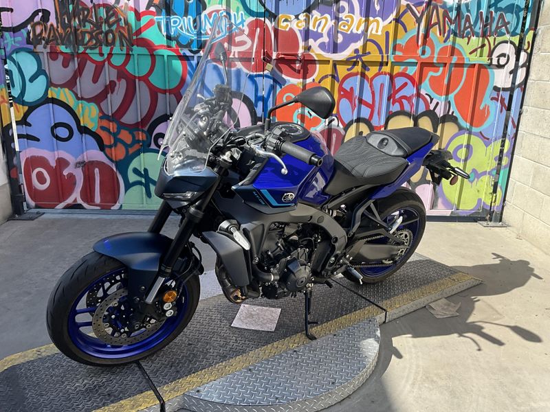 Used 2025 Yamaha MT-09 CA Image 1