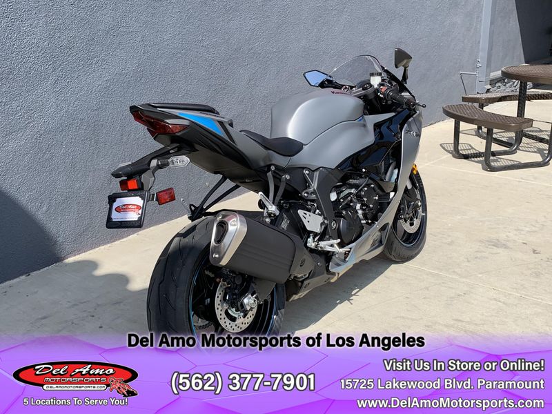 2025 Kawasaki NINJA ZX-6R ABS Image 4