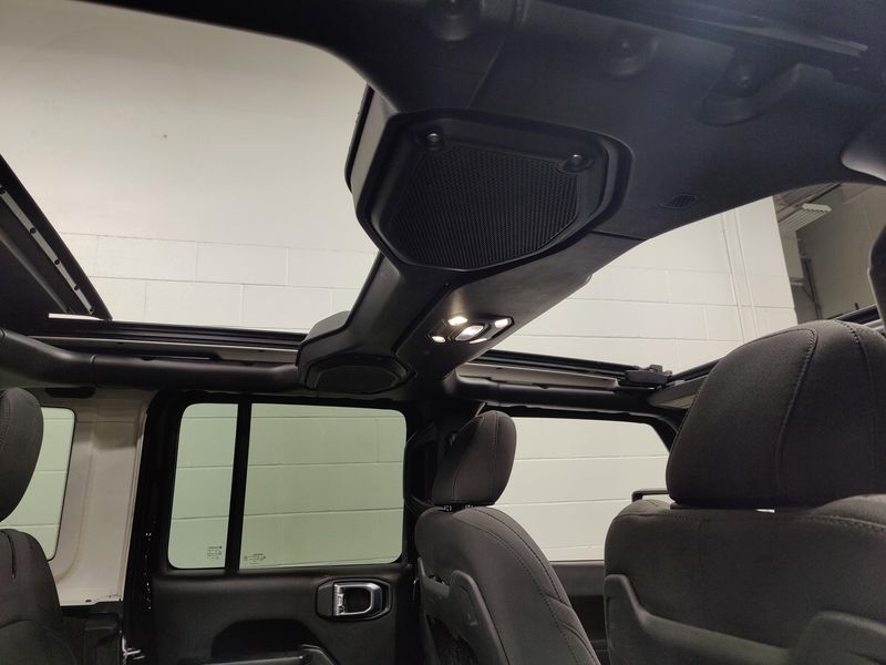 Used 2022 Jeep Wrangler 4xE Rubicon w/Sky 1-Touch Power TopImage 8