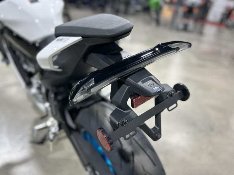 2025 CFMOTO 675SS Image 17