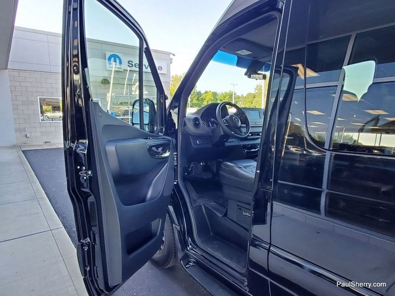 2023 Mercedes-Benz Sprinter 2500 Standard Roof 4-Cyl Diesel HOImage 34