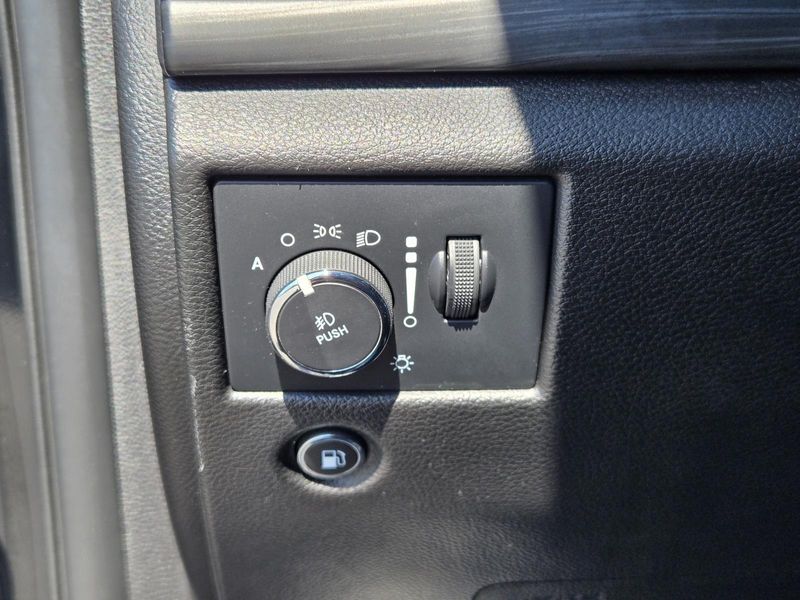 Used 2021 Jeep Grand Cherokee Laredo X 4x4