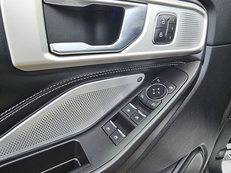 Used 2020 Ford Explorer STImage 14