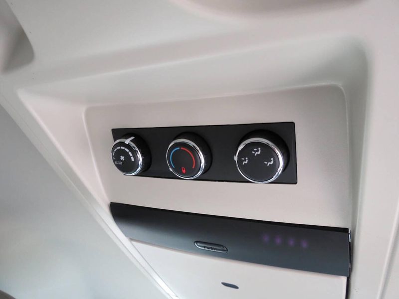 Used 2014 Chrysler Town & Country Touring L 4dr Mini VanImage 30