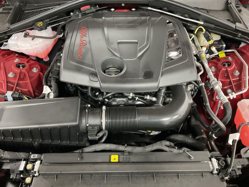 New 2026 Alfa Romeo Giulia AwdImage 19