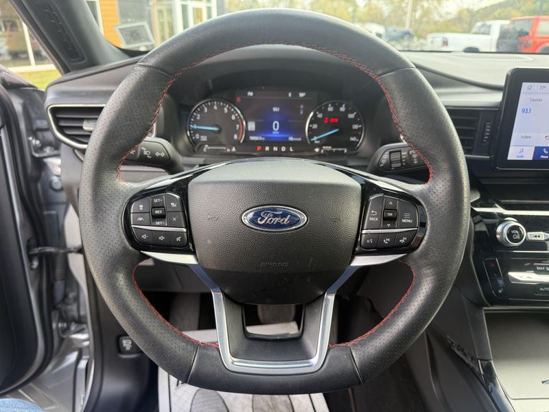 Used 2023 Ford Explorer St-line