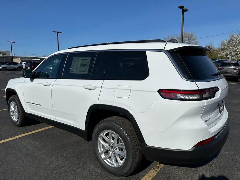 2025 Jeep Grand Cherokee L Laredo X 4x4Image 10