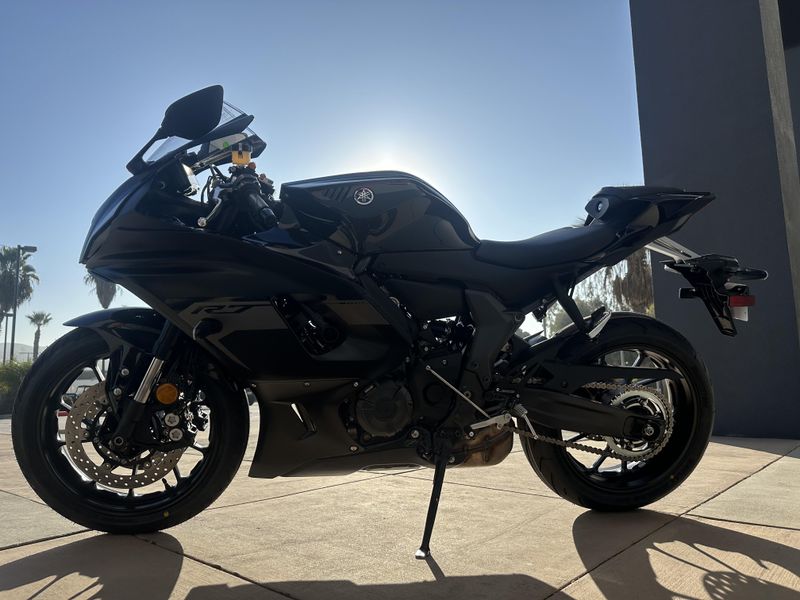 2025 Yamaha YZF-R7 Image 6