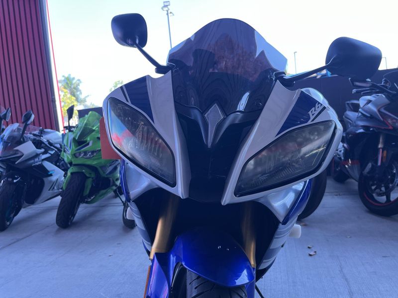 Used 2014 Yamaha YZF-R6 CA Image 17