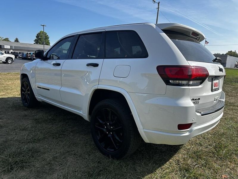 2018 Jeep Grand Cherokee Altitude photo 5