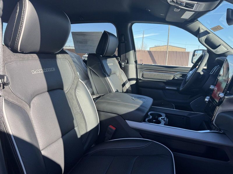 2025 RAM 1500 LaramieImage 14