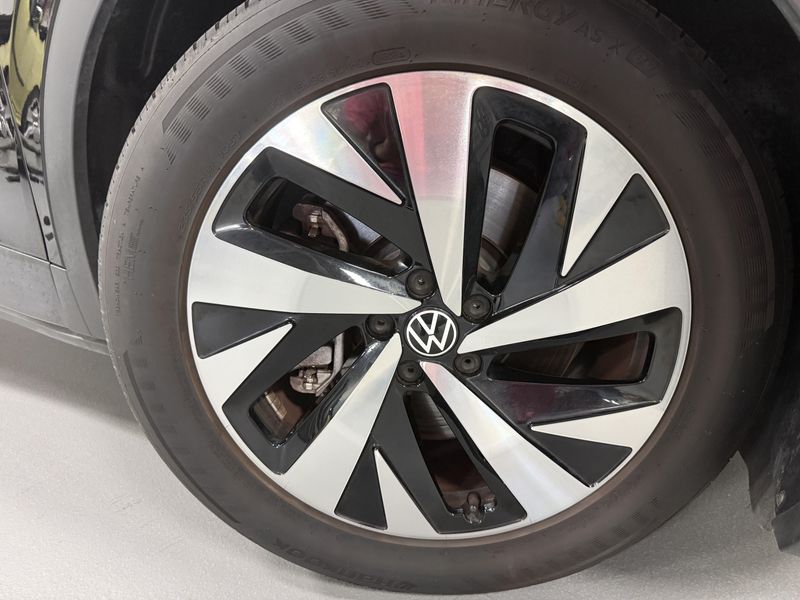 Used 2024 Volkswagen ID.4 62kWhImage 17