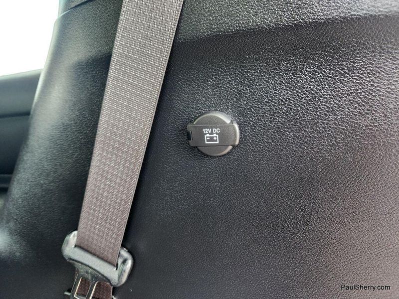 New 2025 Chrysler Voyager LXImage 25