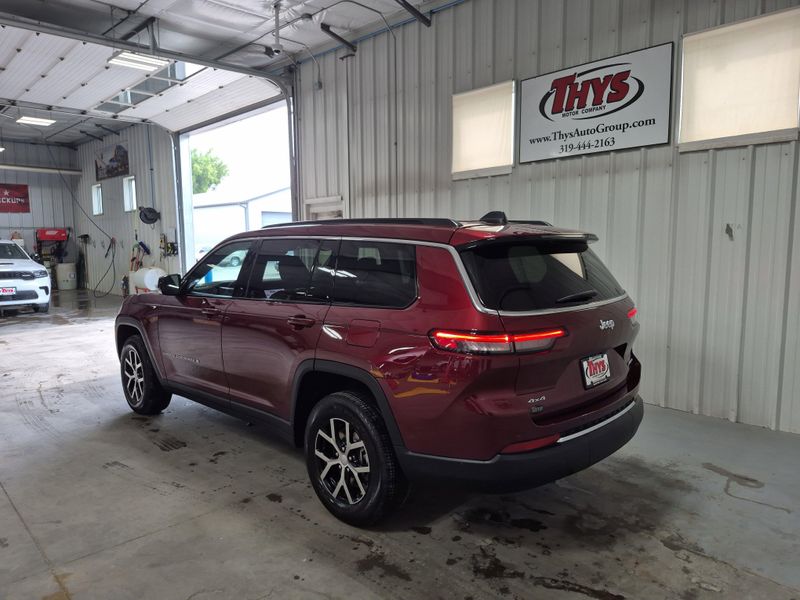 New 2025 Jeep Grand Cherokee L Limited 4x4Image 23