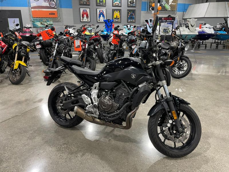 Used 2016 Yamaha FZ-07 Image 2