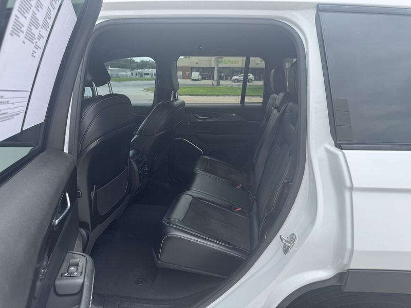 Used 2022 Jeep Grand Cherokee AltitudeImage 11