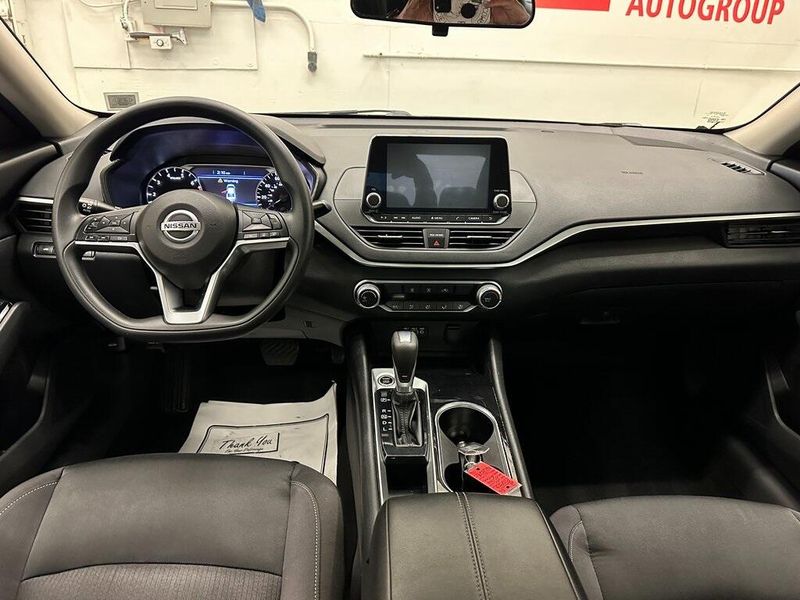 2021 Nissan Altima 2.5 SVImage 23