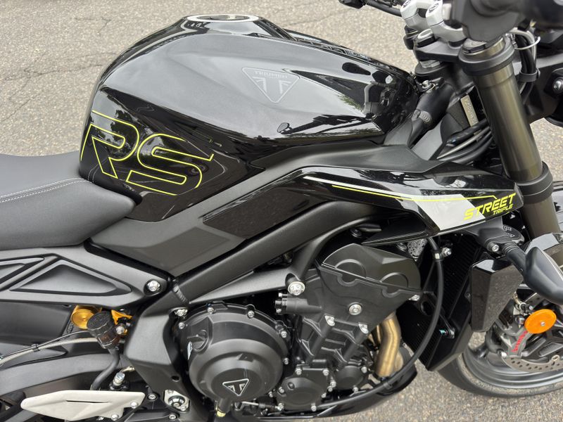 2025 Triumph Street Triple 765 RS - PHANTOM BLACK 