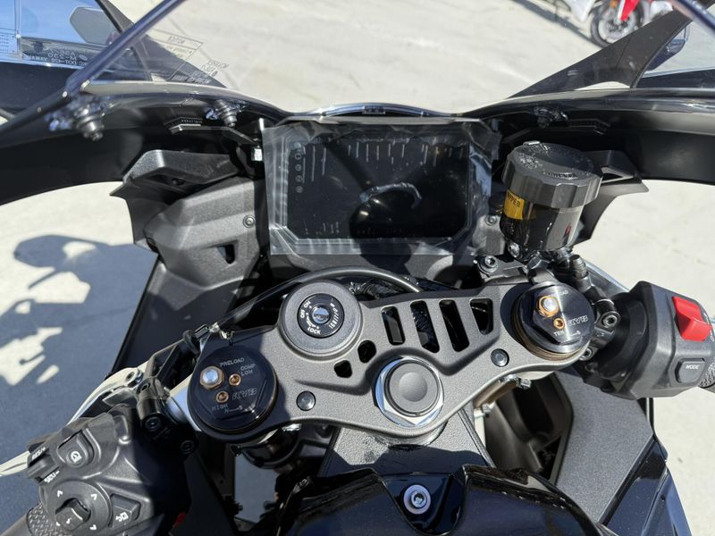 New 2025 Yamaha YZF-R9 Image 13