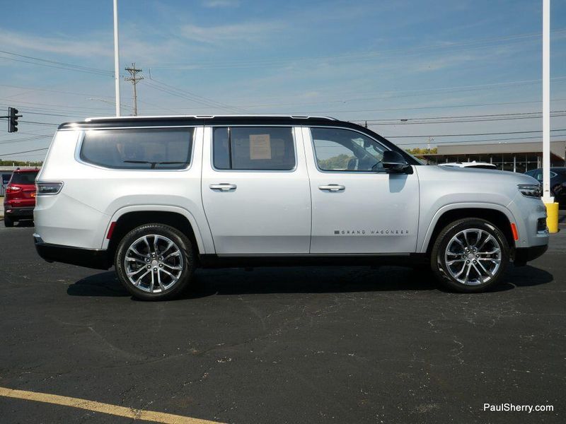 2023 Jeep Grand Wagoneer L II photo 16