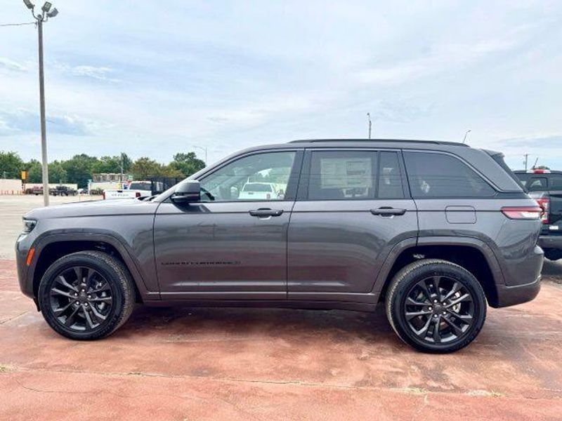 New 2026 Jeep Grand Cherokee Limited Reserve 4x4Image 9