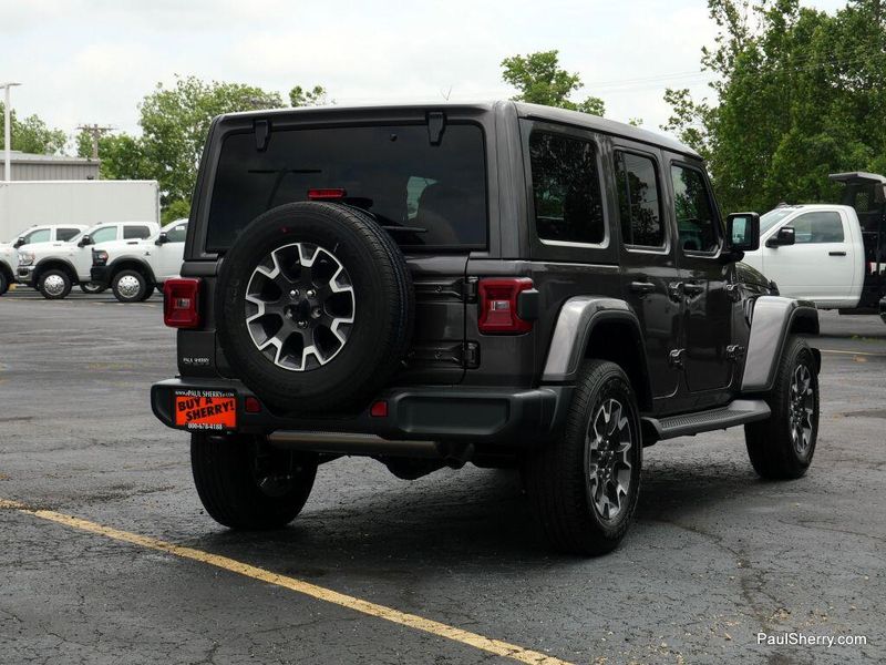 New 2025 Jeep Wrangler 4-door SaharaImage 11