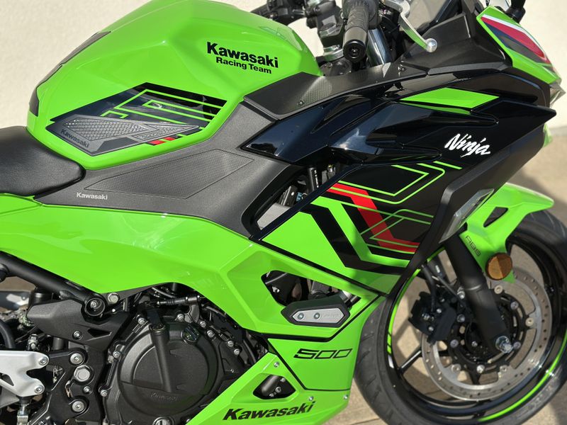 2024 Kawasaki Ninja 500 KRT Edition ABSImage 7