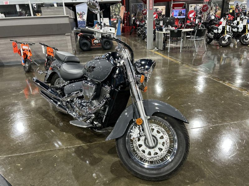 2025 Suzuki BOULEVARD C50  in a GRAY exterior color. Del Amo Motorsports of Redondo Beach (424) 390-7811 delamomotorsports.com 